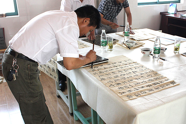 中國(guó)人民大學(xué)、北京師范大學(xué)王學(xué)嶺書(shū)法工作室在安邦集團(tuán)面授會(huì)(圖3)